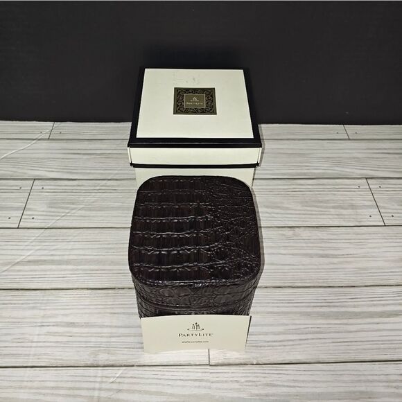 Partylite Square Candle Vintage Leather Scent G35439 With Faux Leather Gift Box - Picture 1 of 9